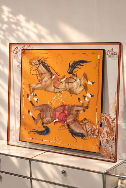 橙色骏马丝巾 · 整体层次 · 完整作品 · 展示示意